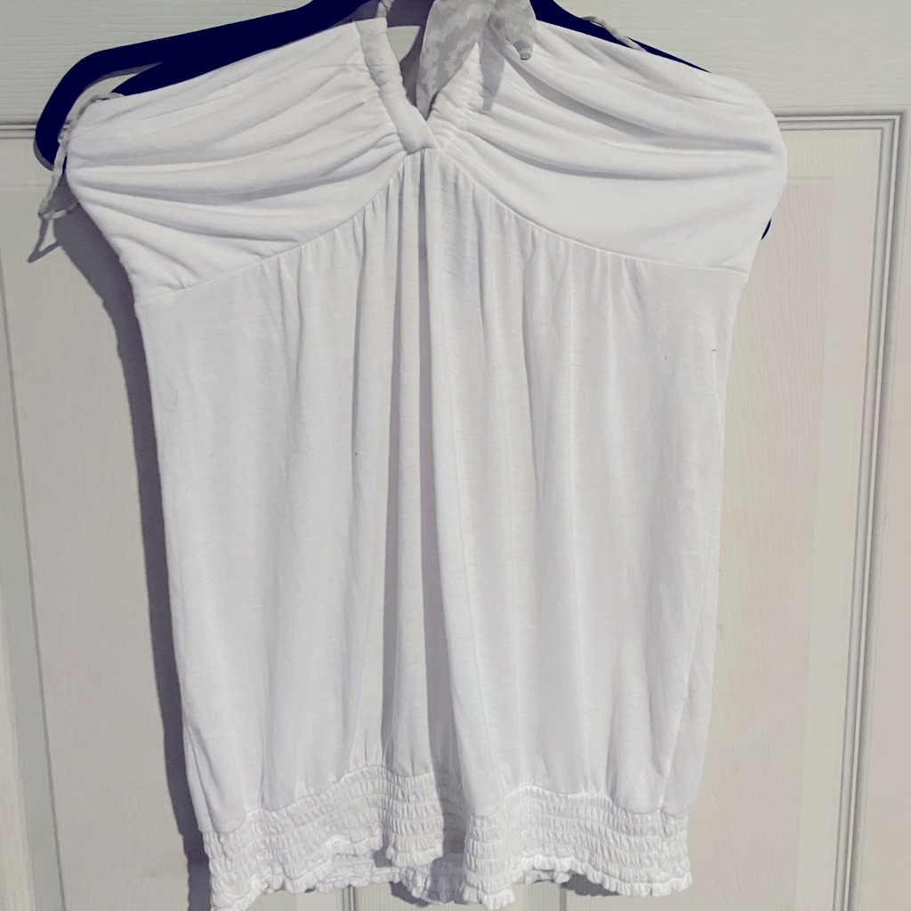 Medium, White